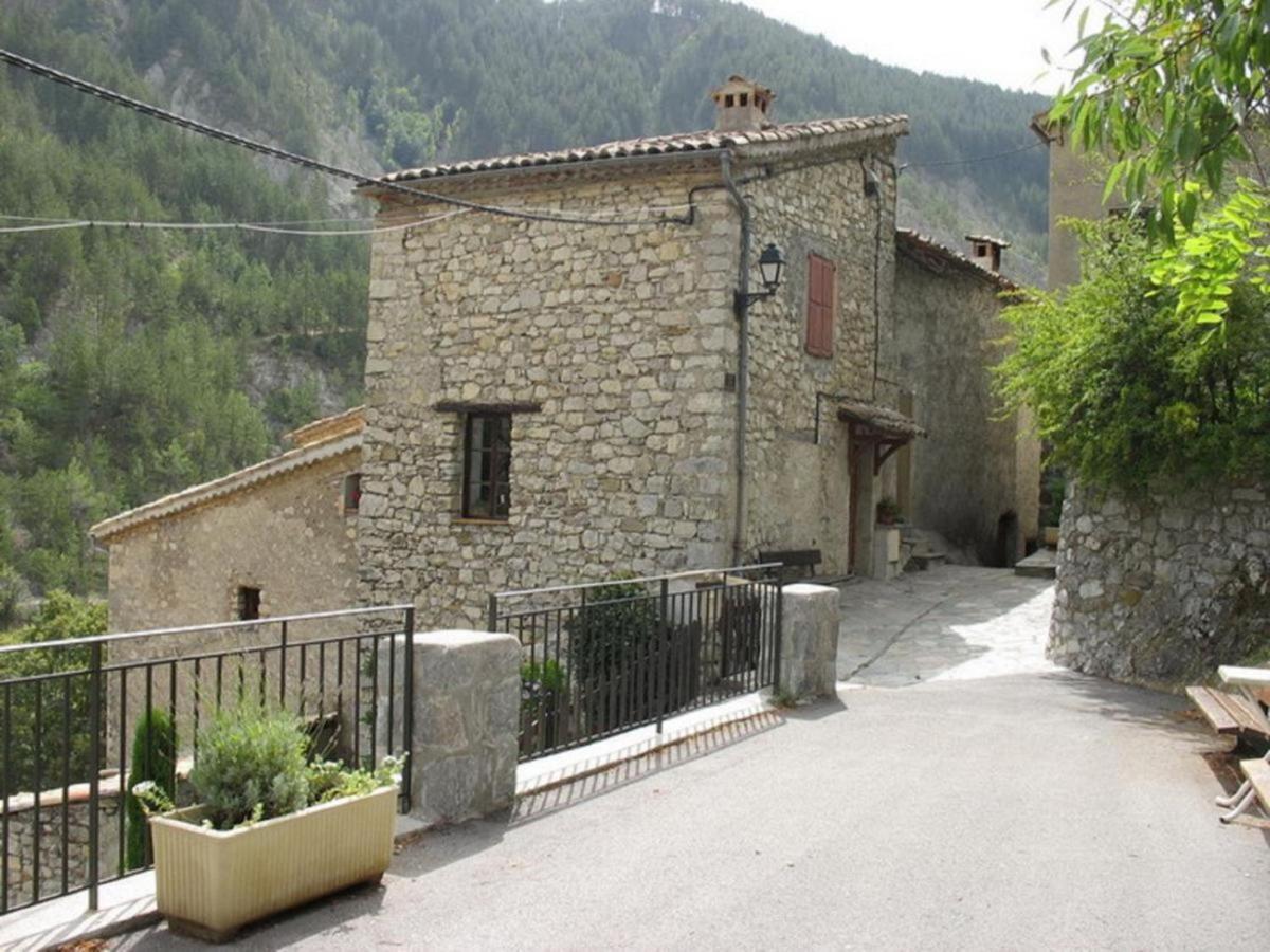 Auberge Du Riou Puget-Rostang Exterior photo