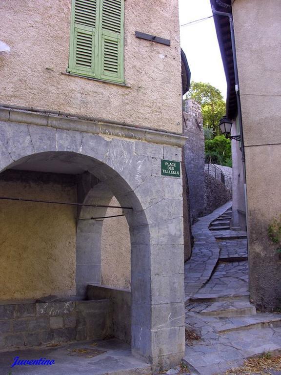 Auberge Du Riou Puget-Rostang Exterior photo