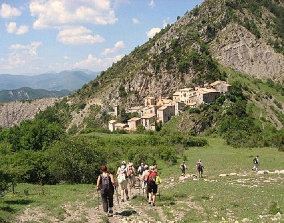 Auberge Du Riou Puget-Rostang Exterior photo